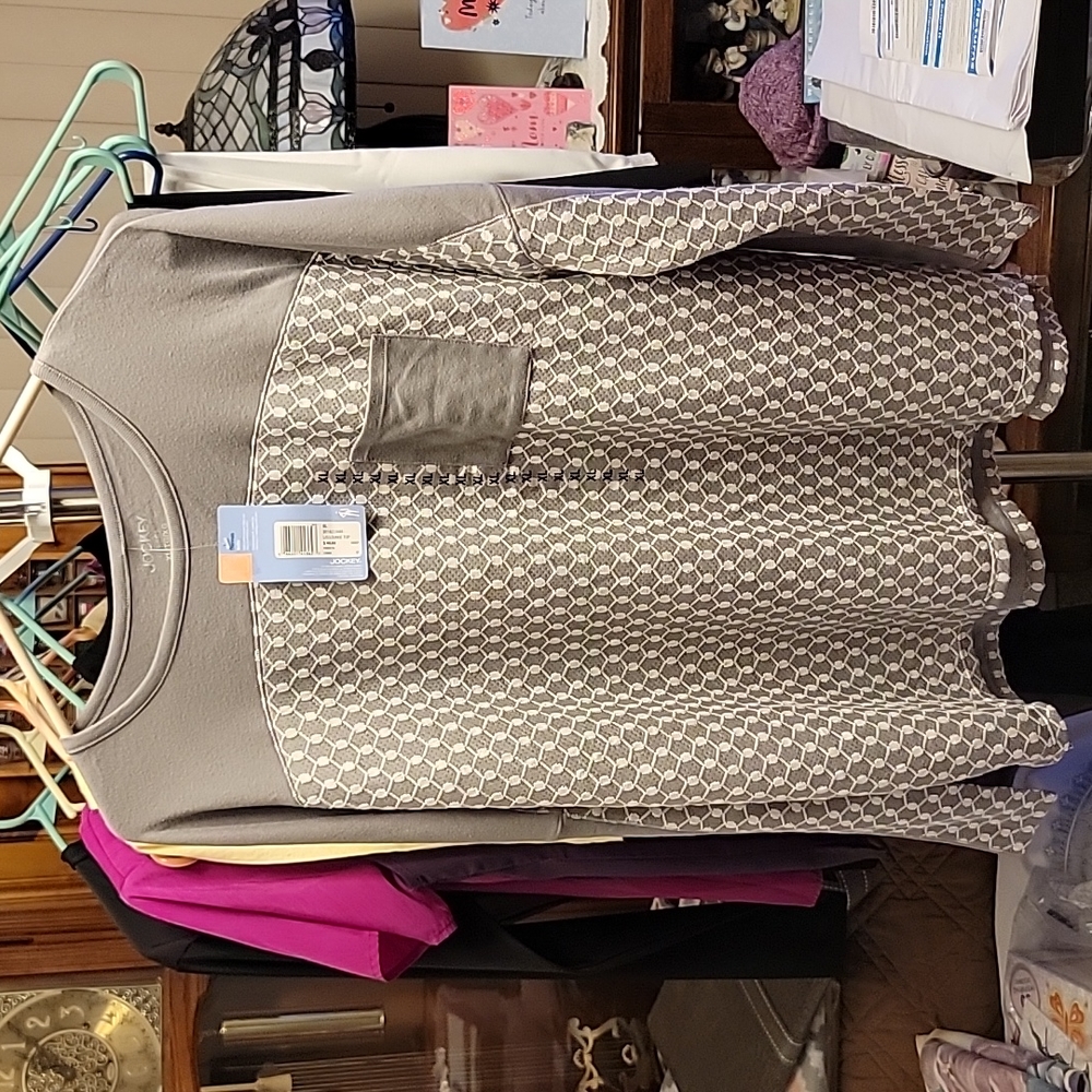 Women's Tops